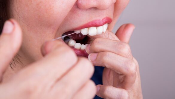 How to Floss Your Teeth: A Beginner’s Guide