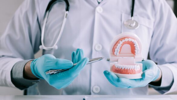 5 Benefits Of A Complete Denture