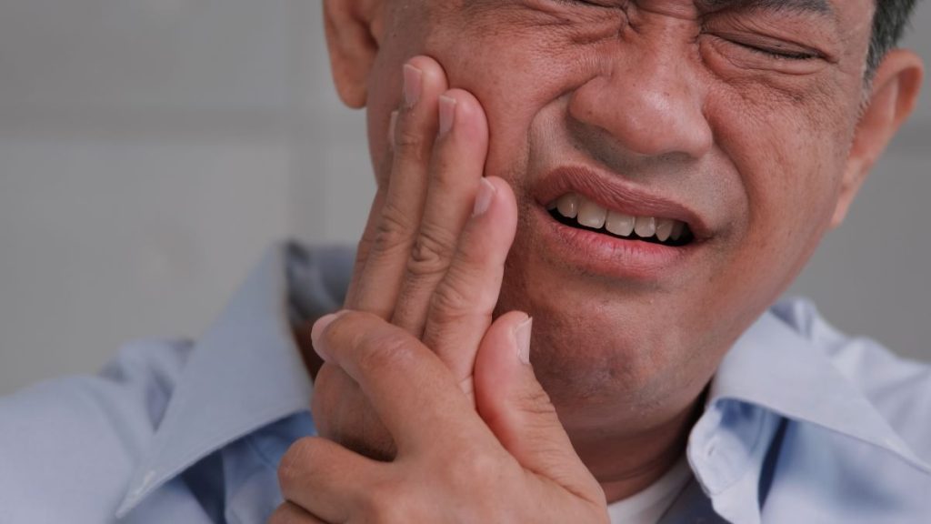 Asian Senior Man Suffering From Toothache 2022 12 16 03 17 36 Utc 1 1024x576